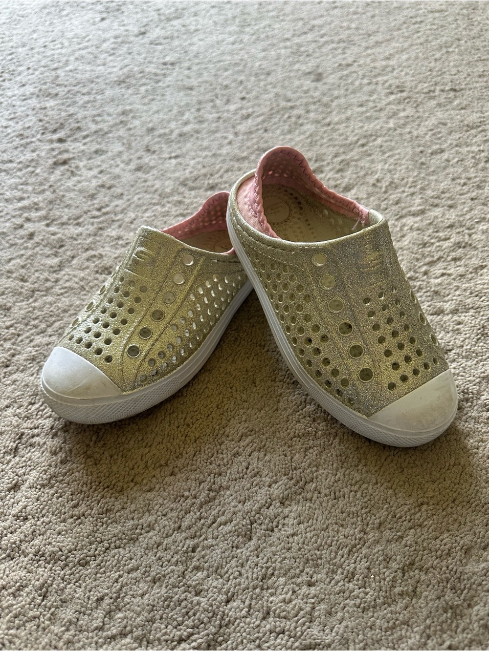 Girls Skechers gold glitter slip on sandals 11c Native style Shoes